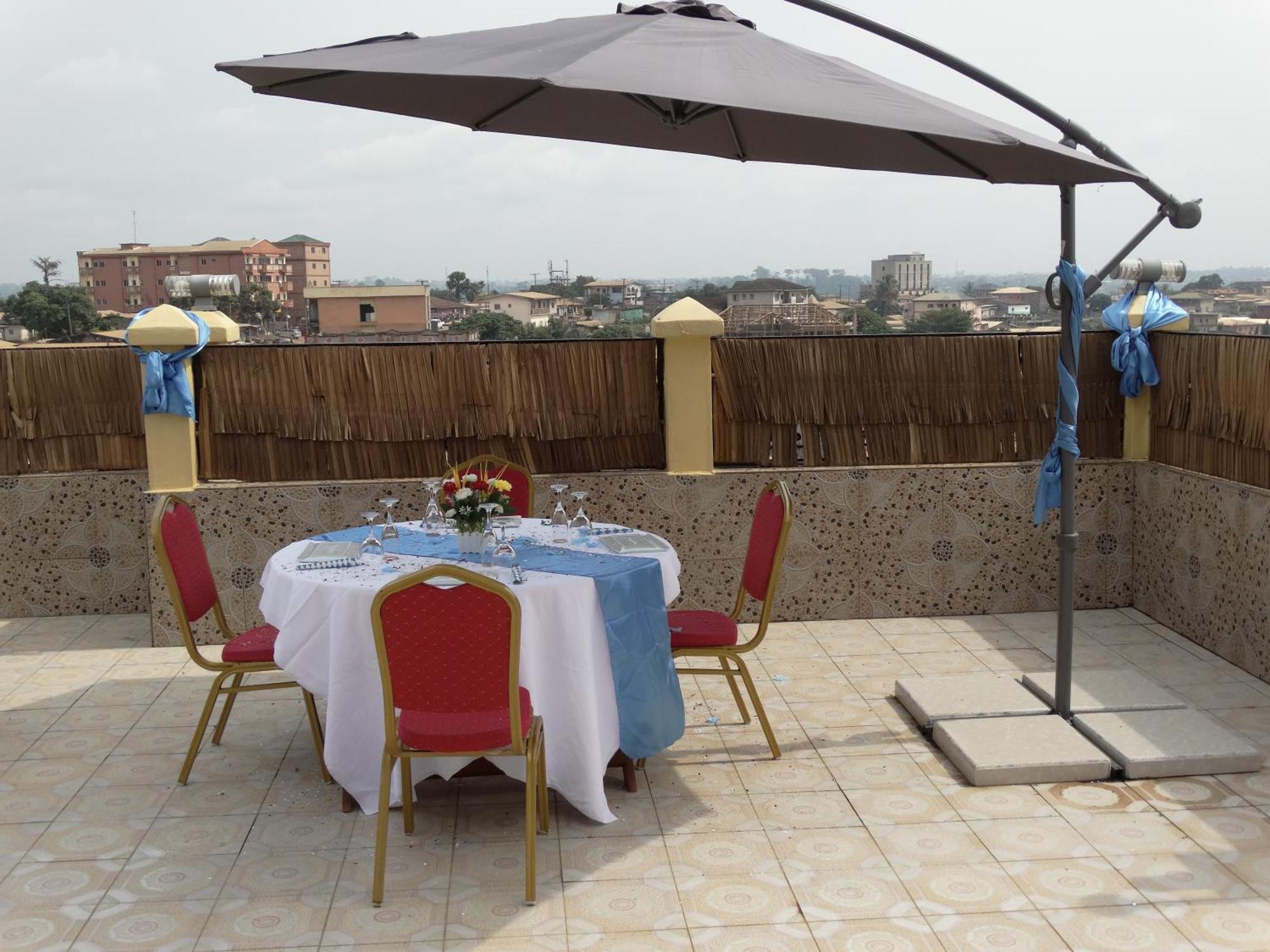 Safyad Hotel Yaoundé エクステリア 写真