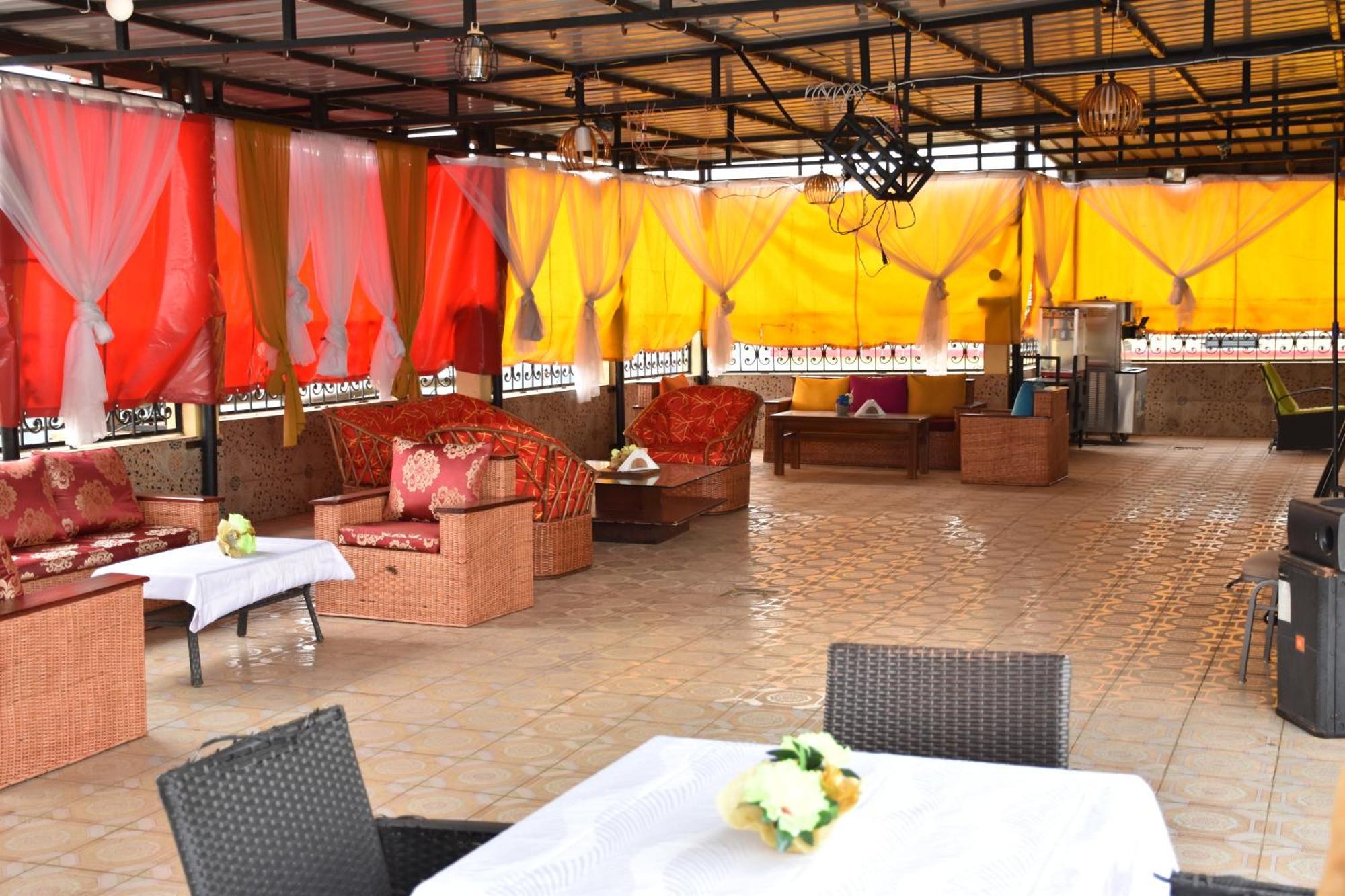 Safyad Hotel Yaoundé エクステリア 写真