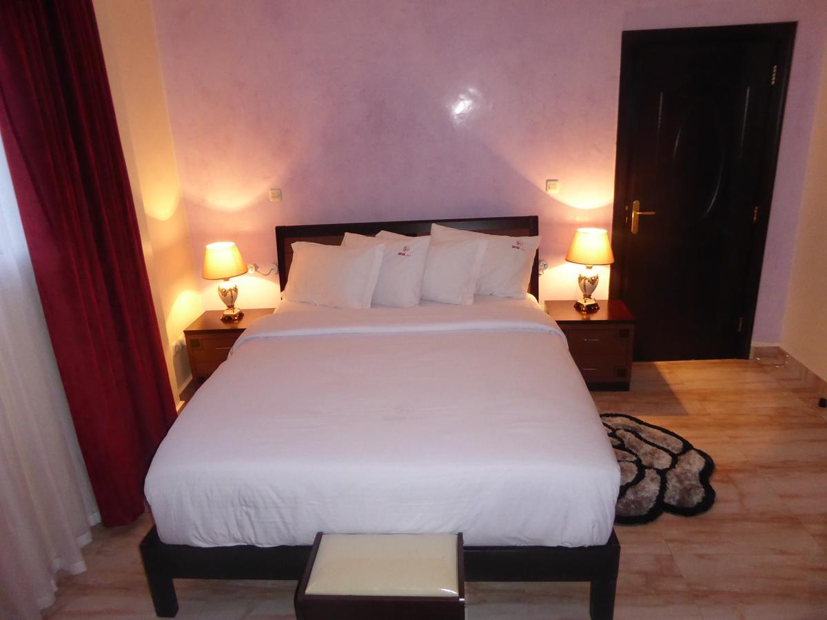 Safyad Hotel Yaoundé エクステリア 写真